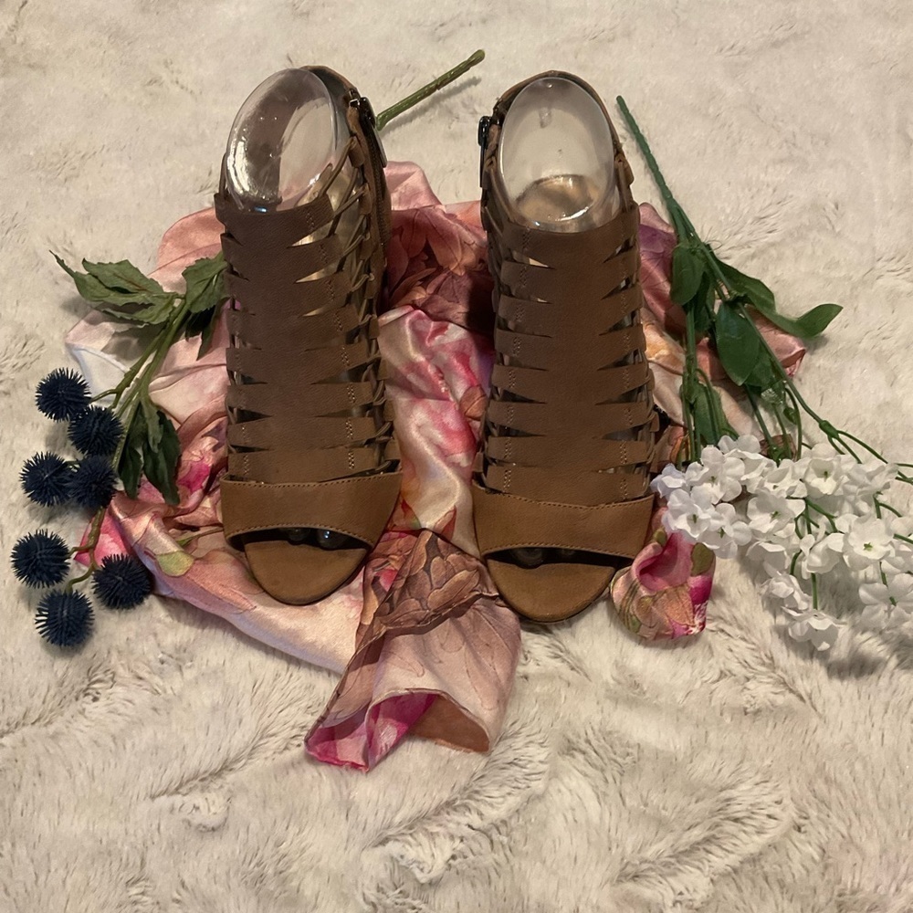 VINCE Camuto Lattice Work Vamp